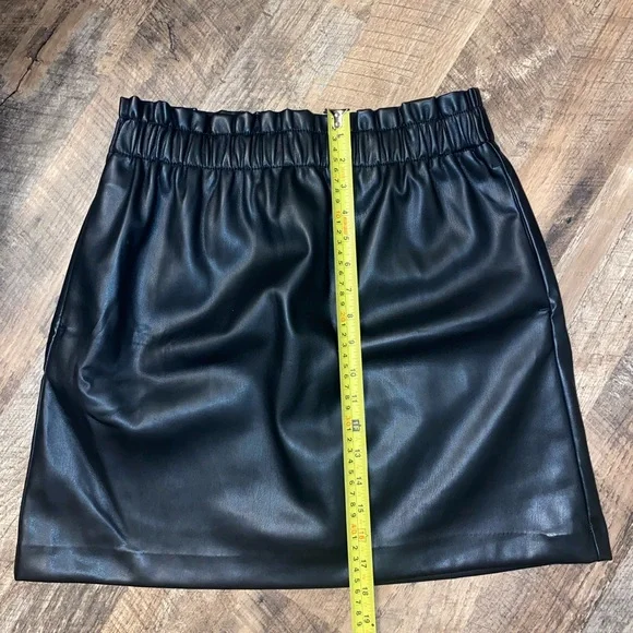 NWT LOFT Faux Leather Black Skirt medium - Picture 6 of 8